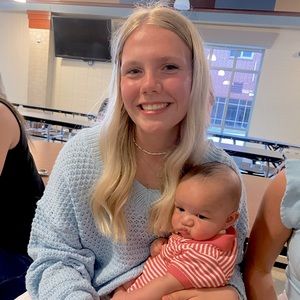 Meet your Posher, Ella